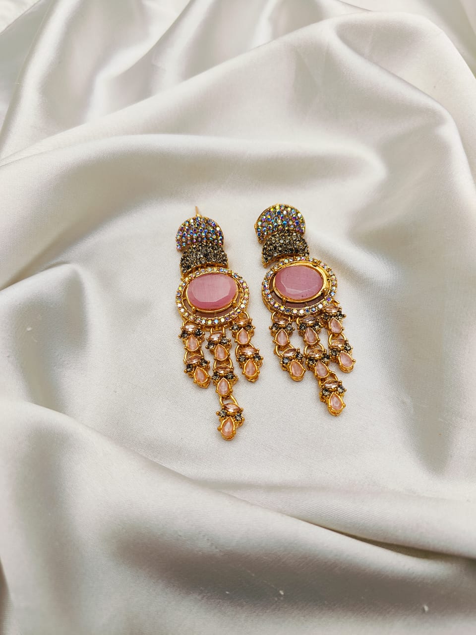 Fine Quality Stones Earrings