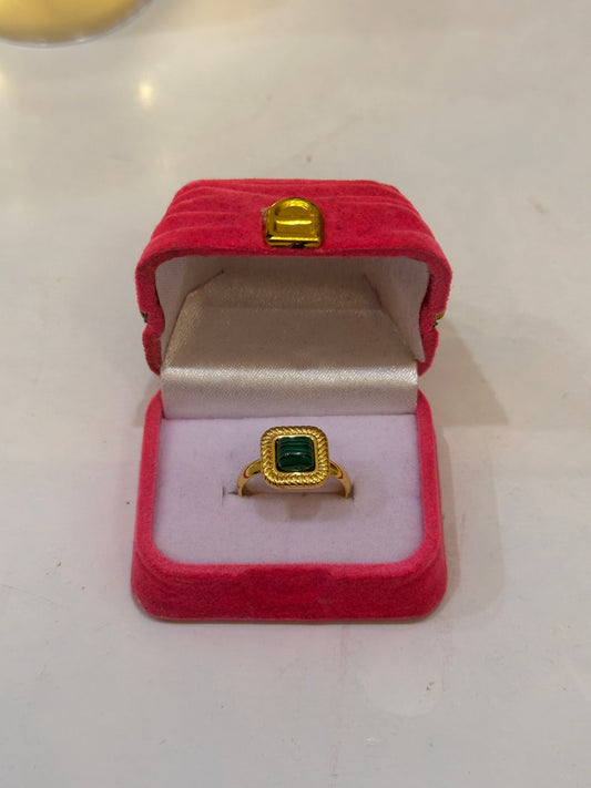 Vintage-Inspired Malachite Ring in Textured Gold – Square Emerald-Cut Green Stone Ring with Rope-Edge Detail With Box