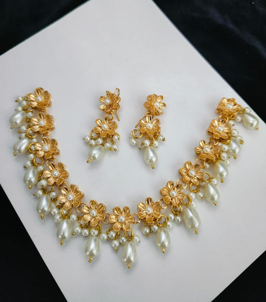 Simple Chokar Set