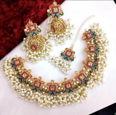 White Pearls Neacklace Set