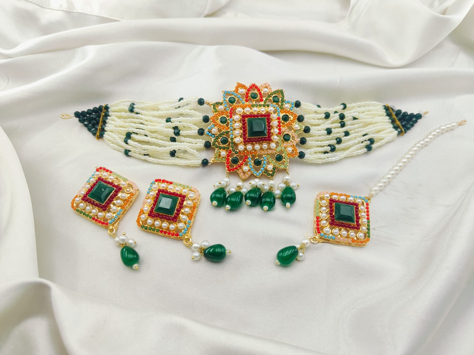 White Pearls Neacklace Set