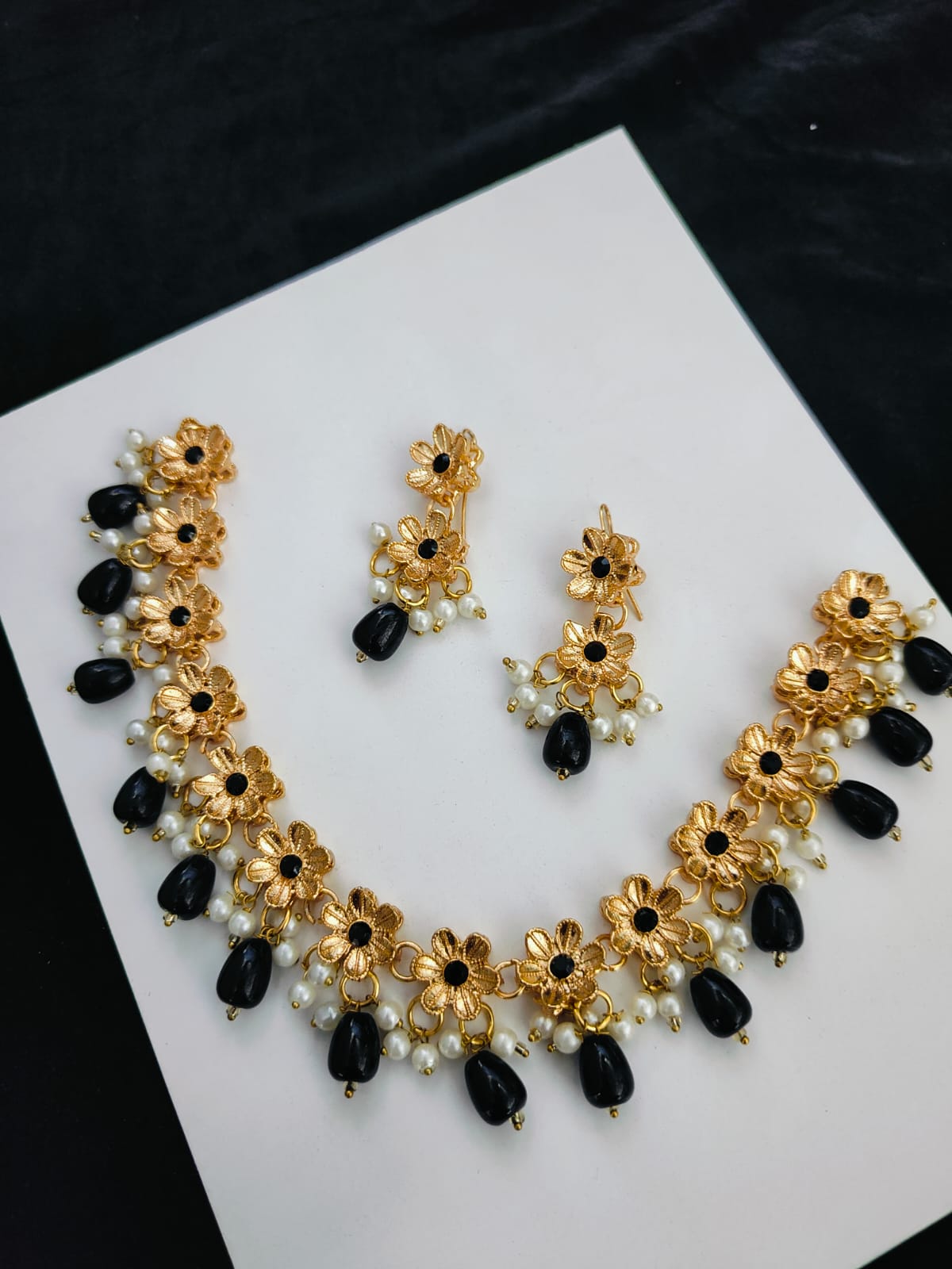 Simple Chokar Set
