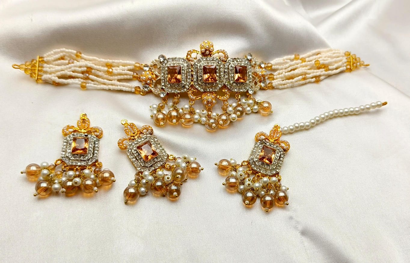 White Pearls Choker Set