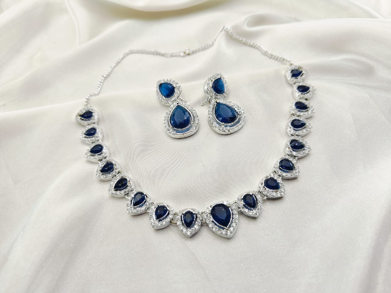 Zircon Stones Choker Set