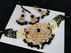 Gold Polish Neacklace Set
