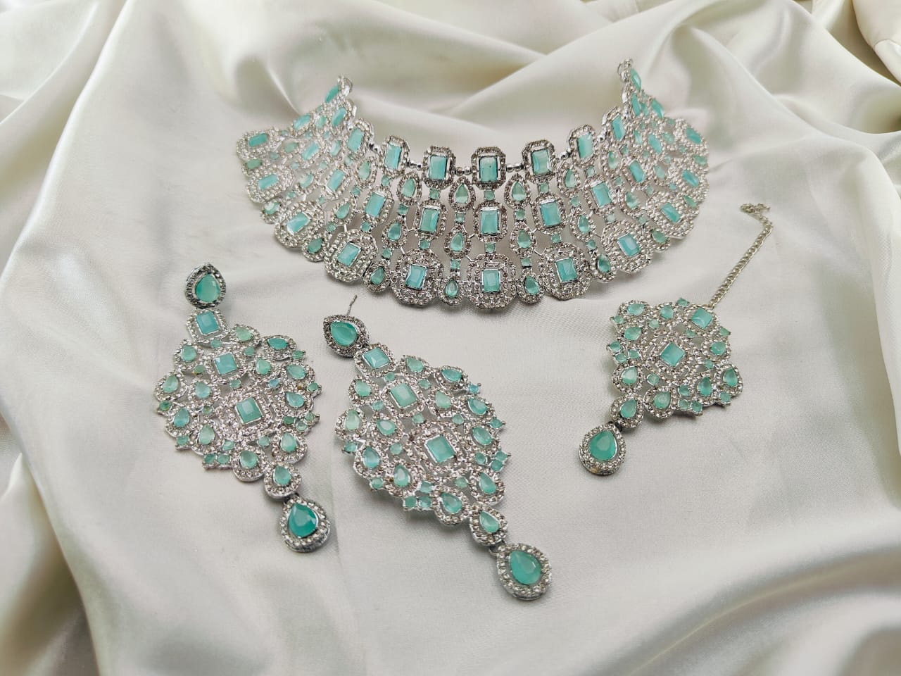 Elegant Stones Neacklace Set