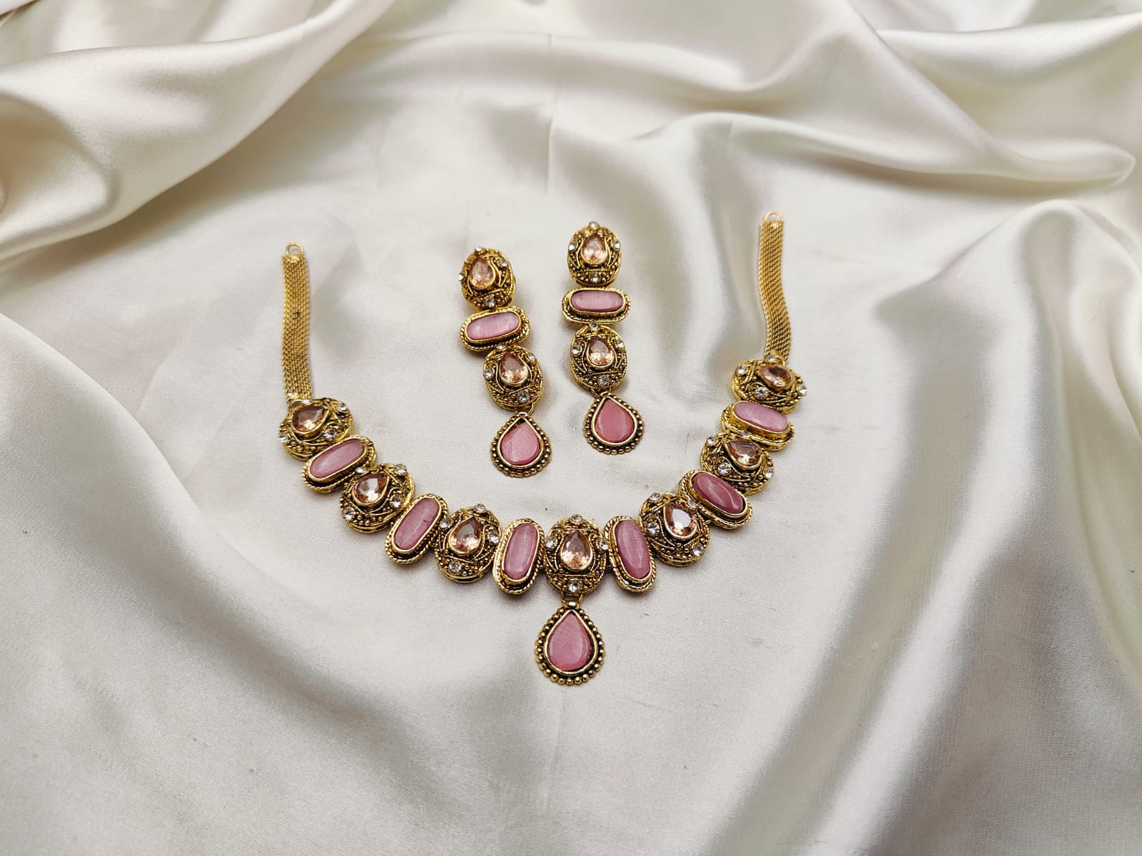 Fine Quality Neacklace Set