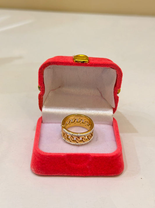 18K Yellow Gold Two-Tone Interlocking Link Wide Band Ring With Box