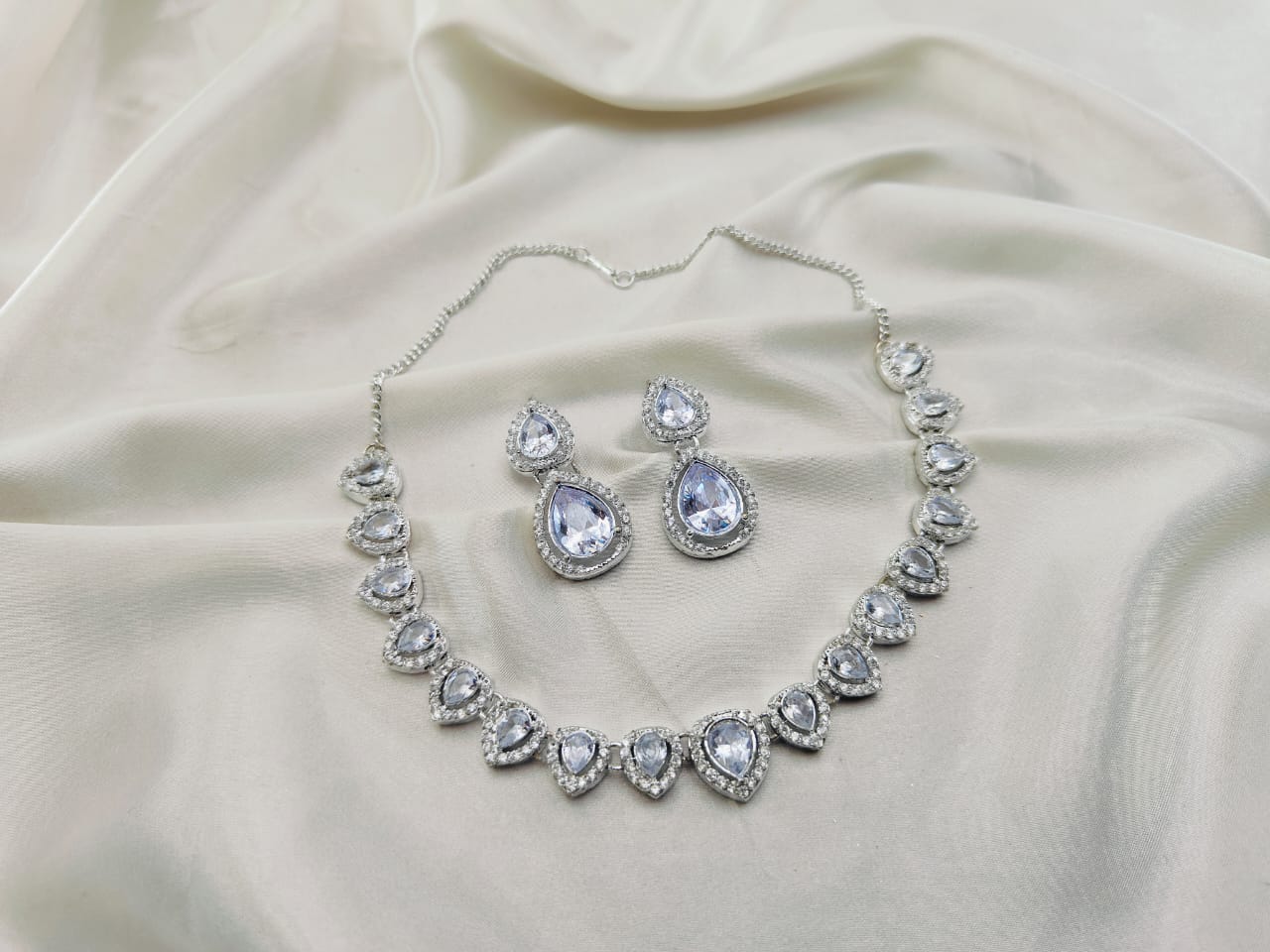 Zircon Stones Choker Set