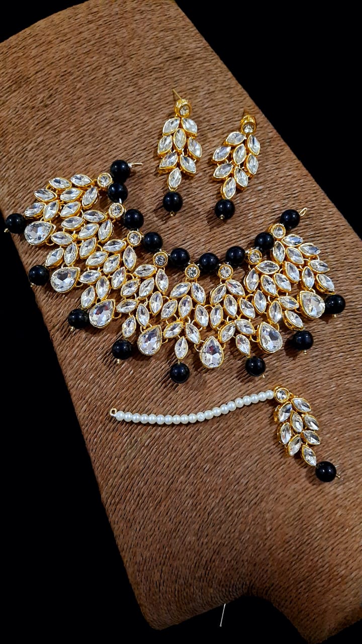 Kundan Stones Neacklace Set
