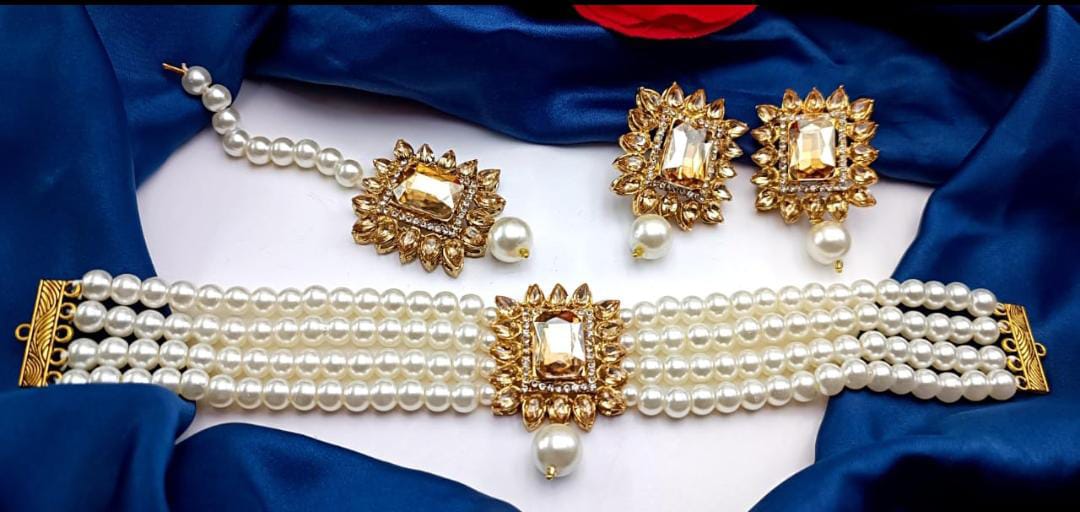 White Pearls Choker Set