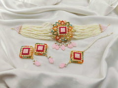 White Pearls Neacklace Set