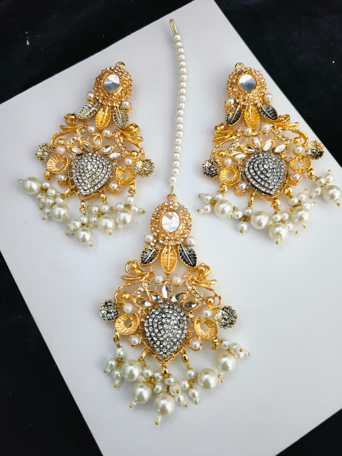 Real Stones Tika & Earrings