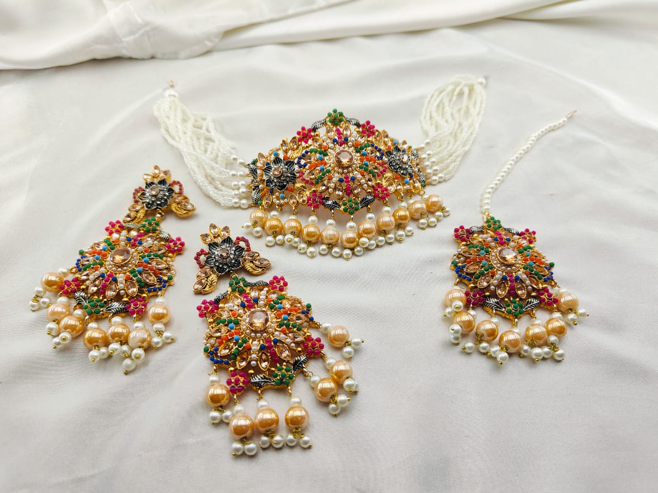 Norantan Neacklace Set
