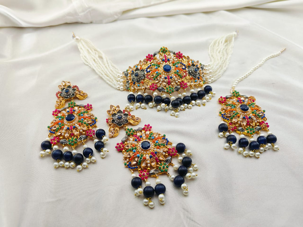 Norantan Neacklace Set