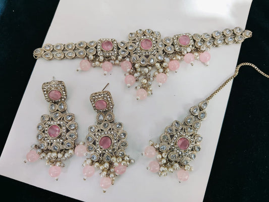Fine Quality Neacklace Set