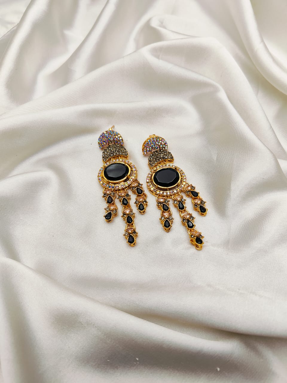 Fine Quality Stones Earrings