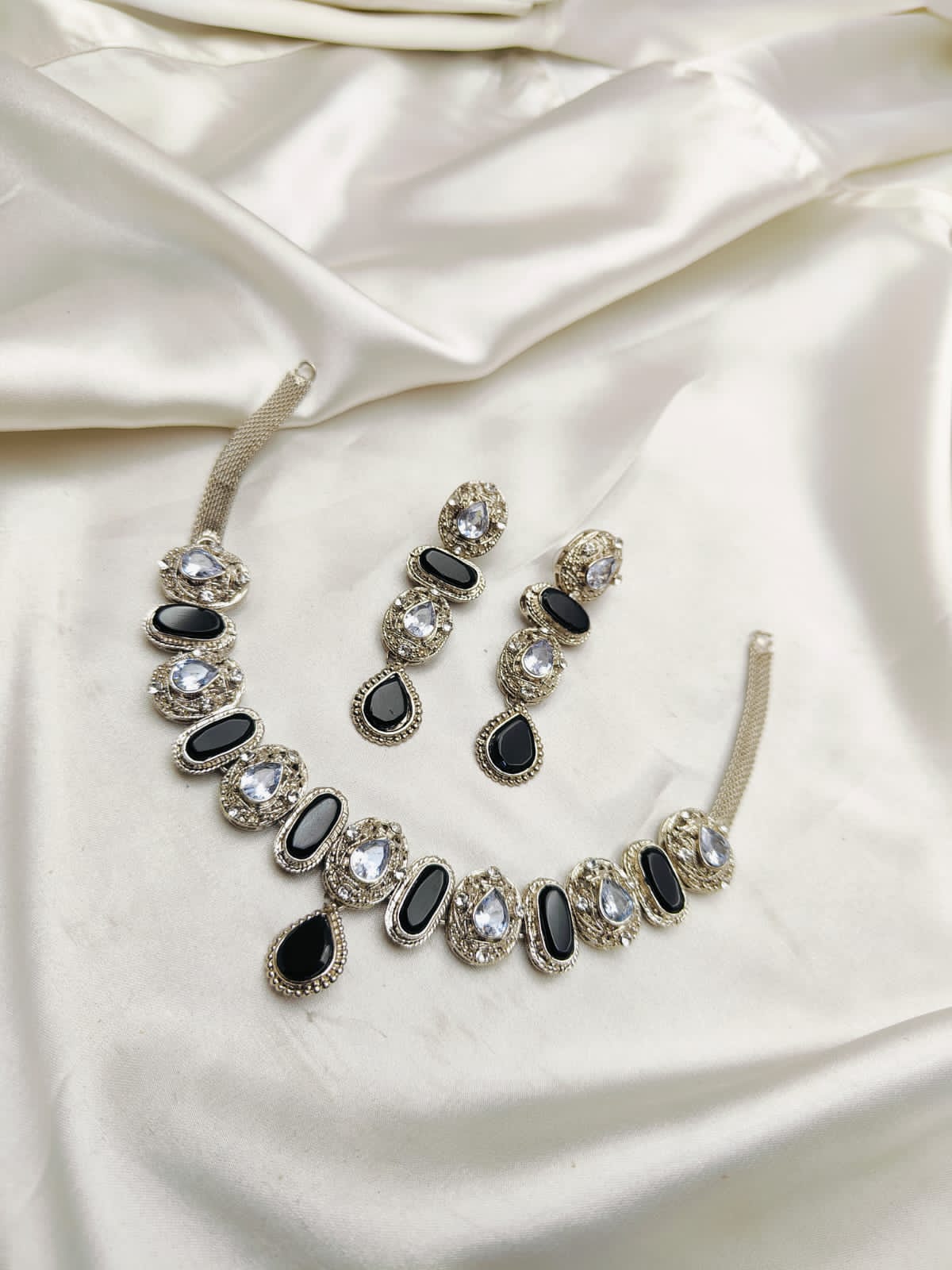 Fine Quality Neacklace Set