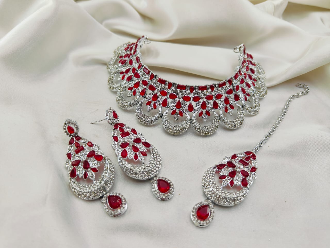 Silver Base Neacklace Set