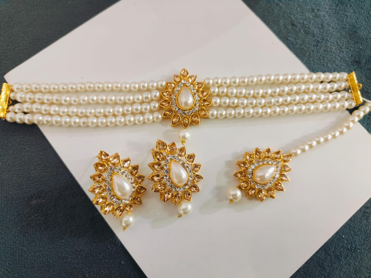 Real Stones Choker Set