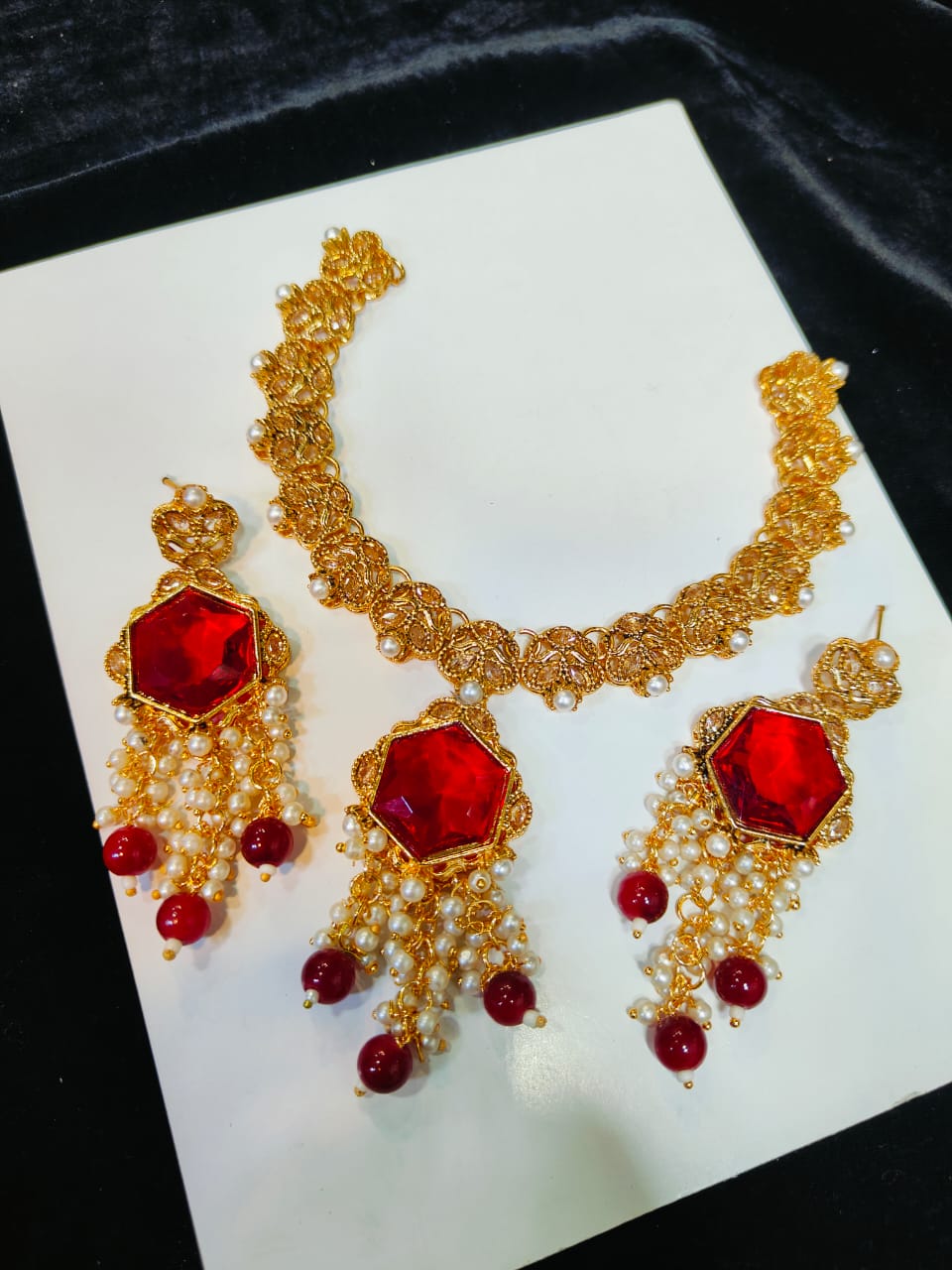 Fine Stones Neacklace Set