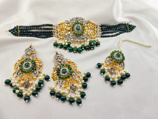 TO Much Fine Choker Set