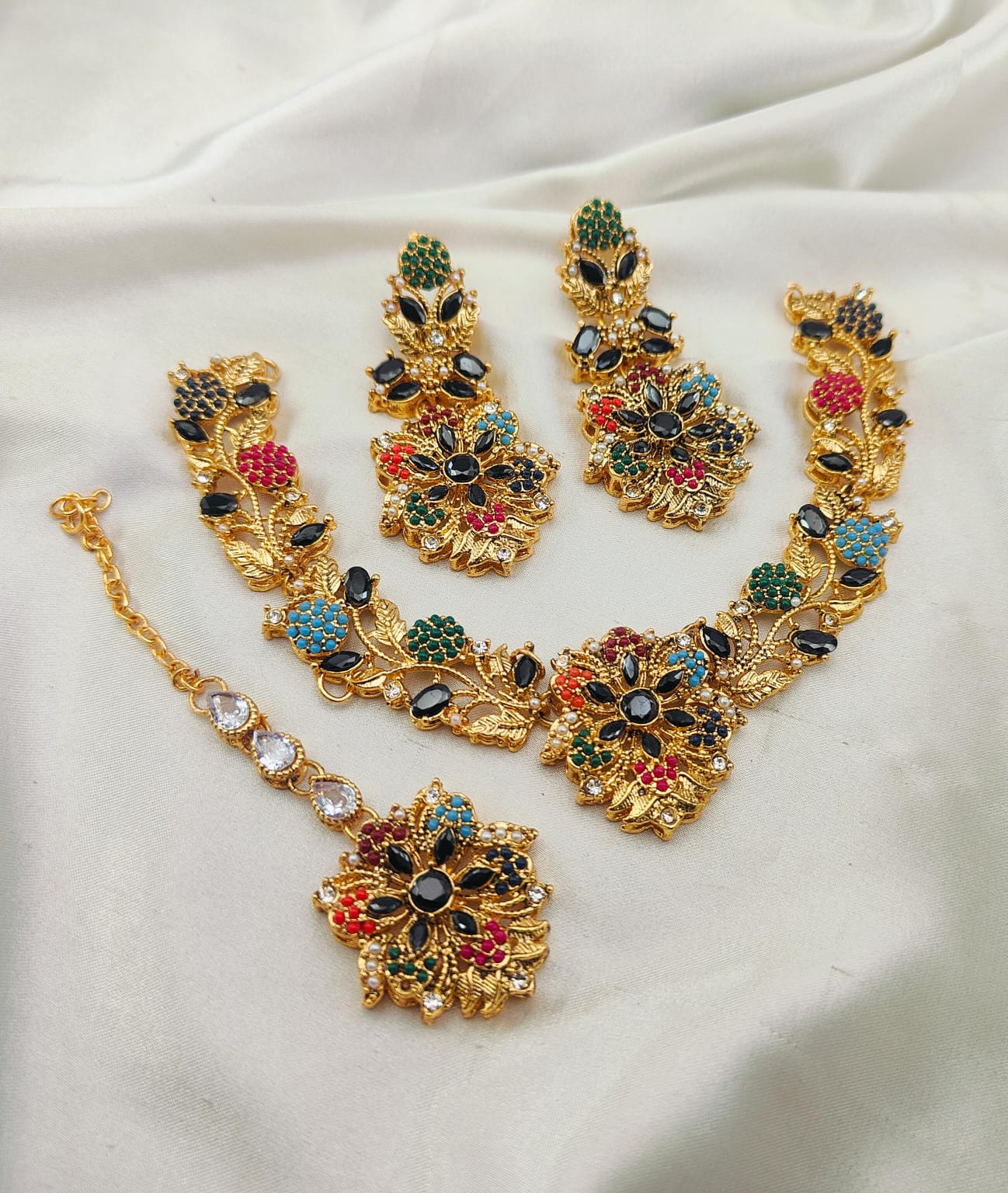 Gold Polish Neacklace Set