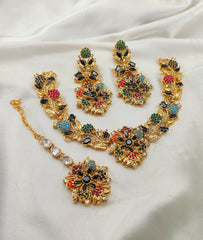 Gold Polish Neacklace Set