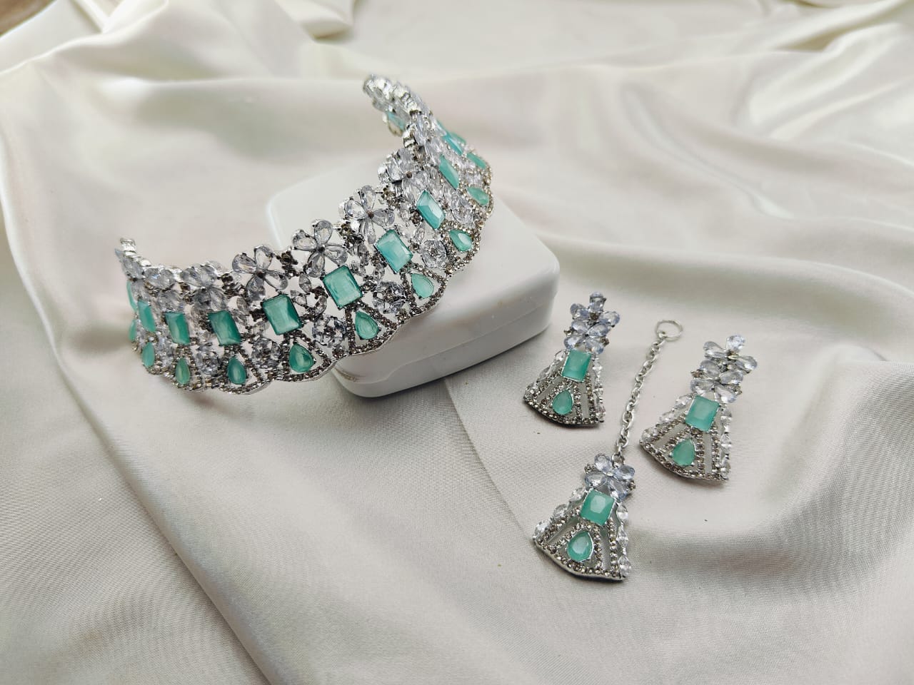 Beautiful Handmade Neacklace Set