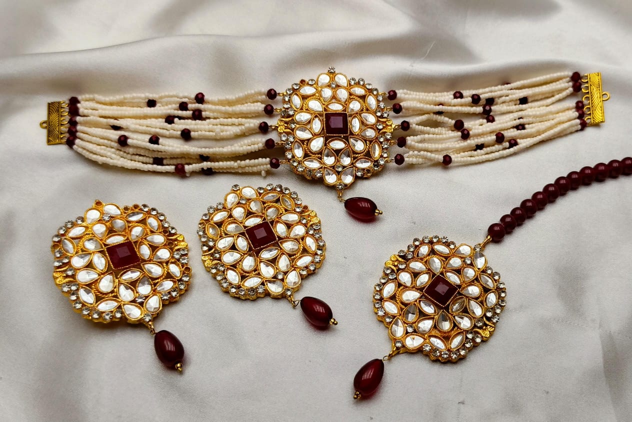 White Pearls Neacklace Set