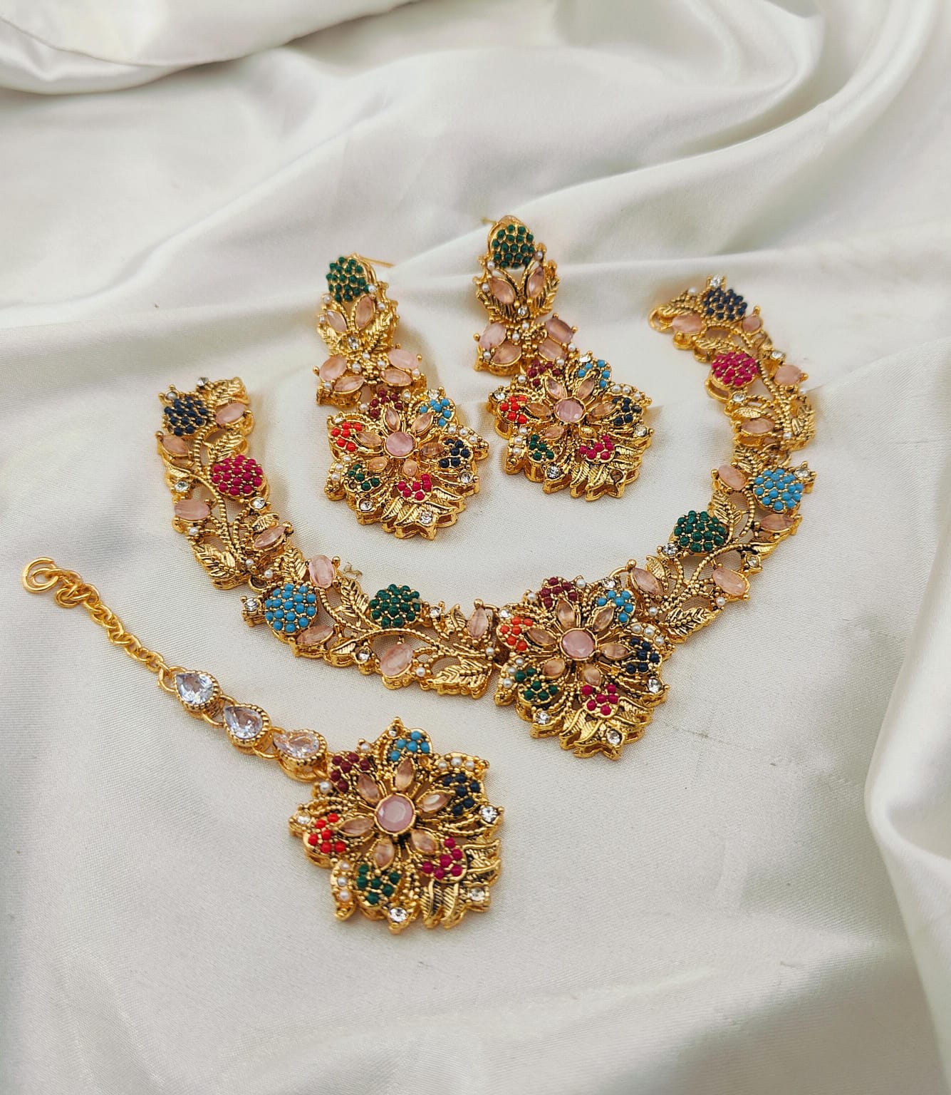 Gold Polish Neacklace Set