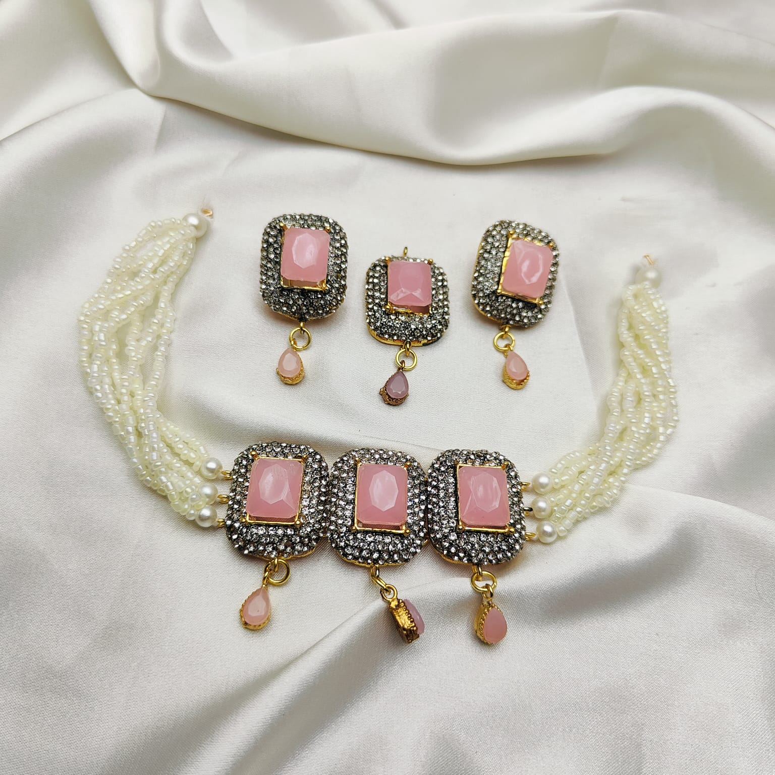 White Pearls Choker Set