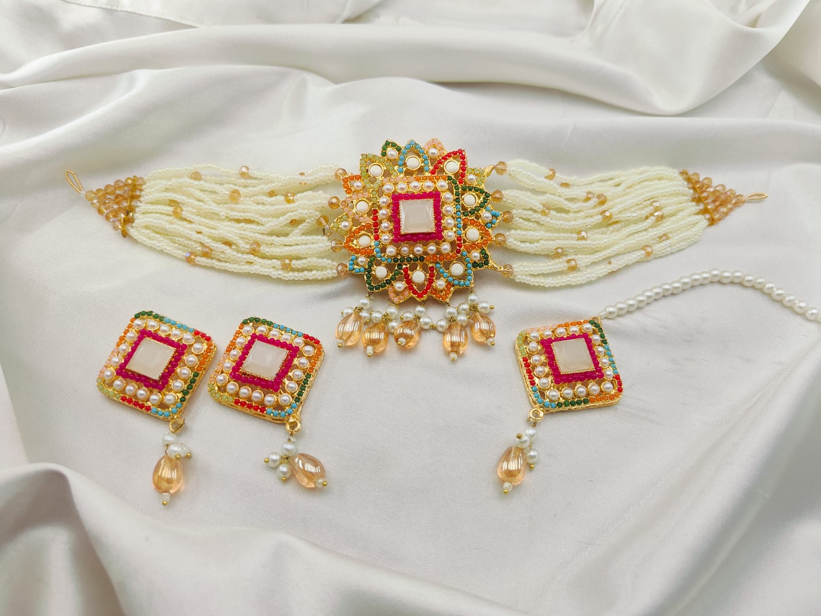 White Pearls Neacklace Set