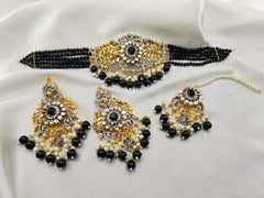 TO Much Fine Choker Set