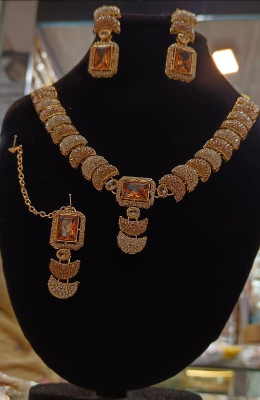 Gold Polish Neacklace Set