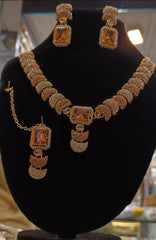 Gold Polish Neacklace Set