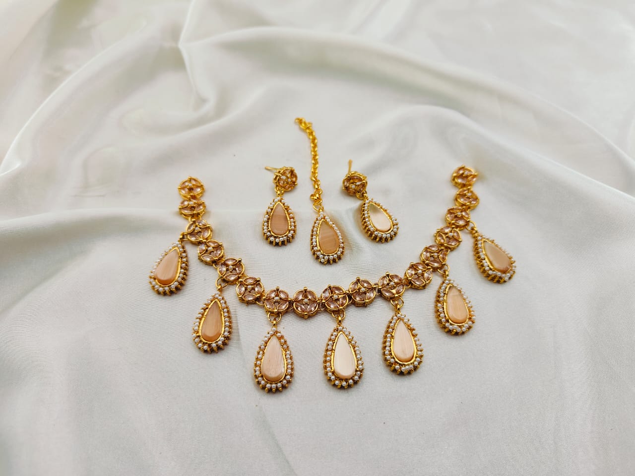 Elegant Stones Neacklace Set