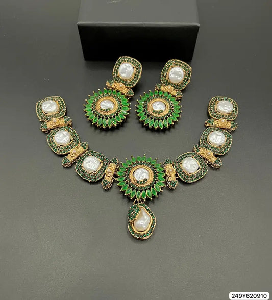 Yasmine Luxe Midnight Pearl Set