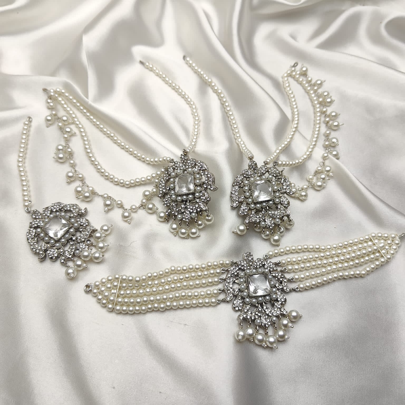 White Pearls Choker Set