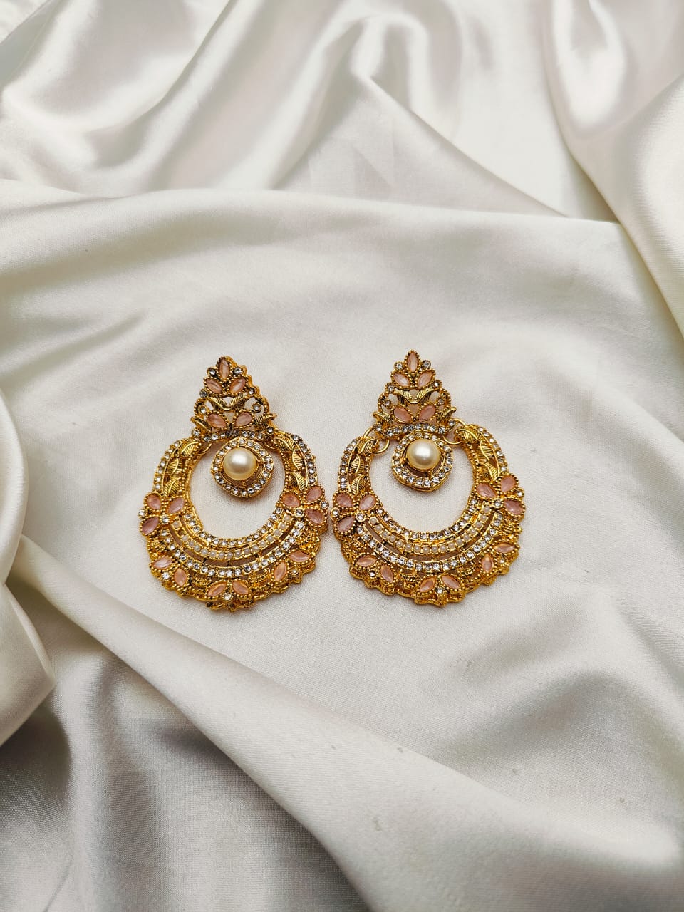 Fine Quality Stones Earrings