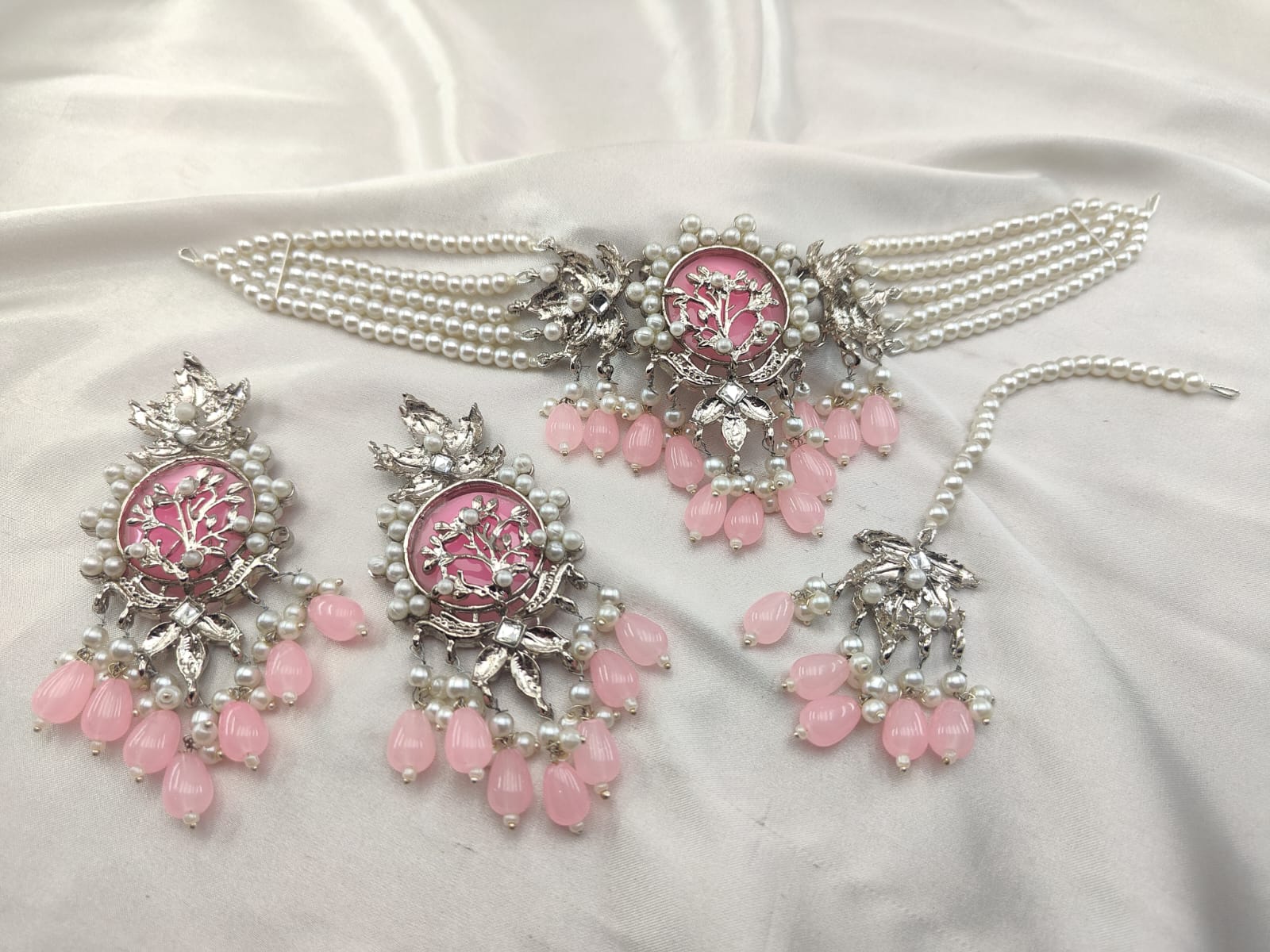 Silver Base Neacklace Set