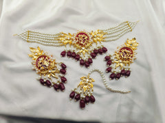 Golden Base Neacklace Set